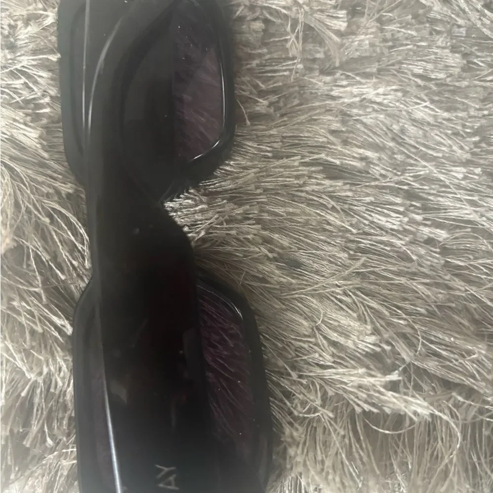 Quay sunglasses oversized glasses cat eye frames hyped up accessory box eye wear